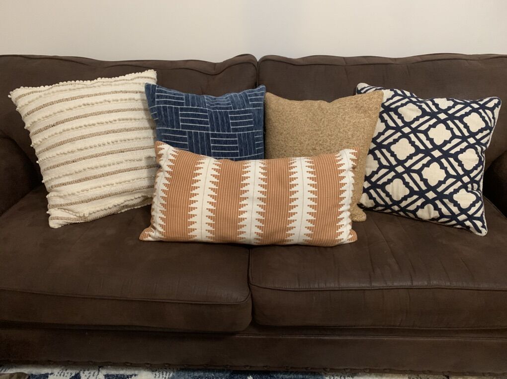 Decorative Throw Pillows (5)
