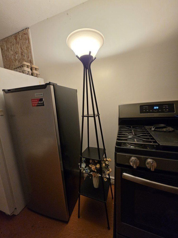 floor lamp
