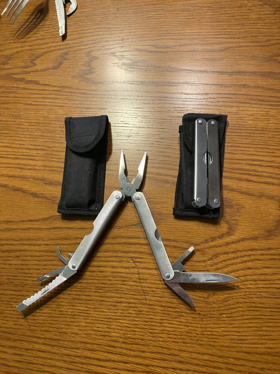 Multi-tool knives
