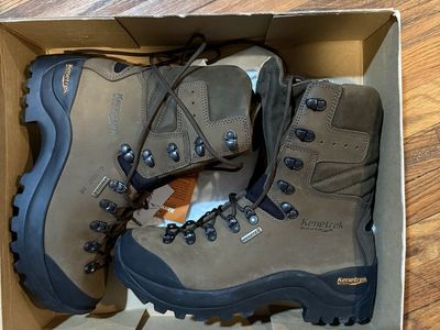 Kenetrek size 9 non-insulated
