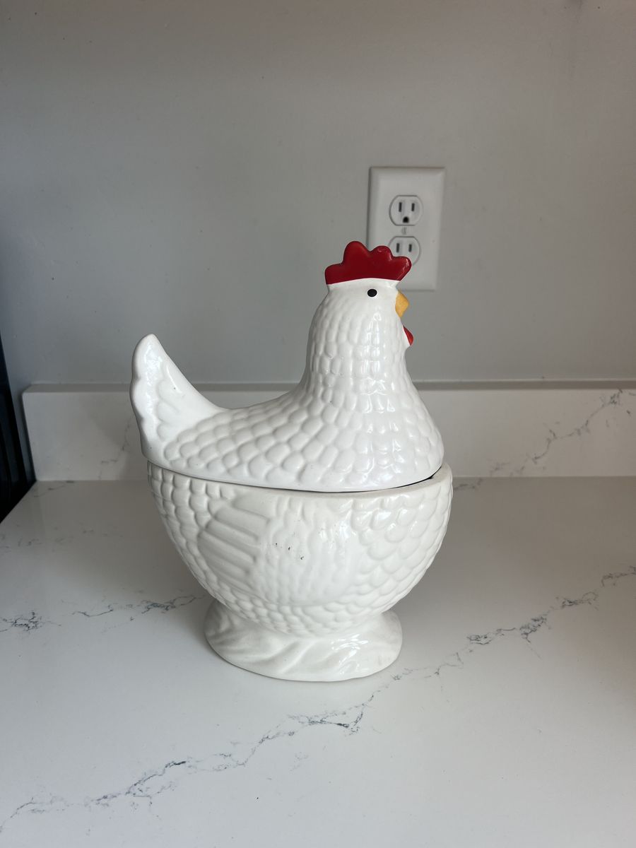Ceramic decorative chicken