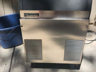 Scotsman CSE60A-1A Commercial Undercounter Ice Maker 115V - Restaurant Equipment