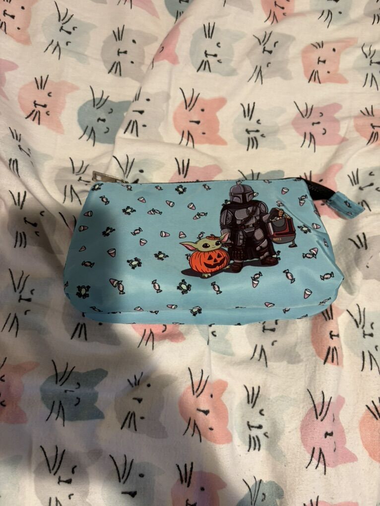 Halloween baby Yoda Star Wars makeup bag