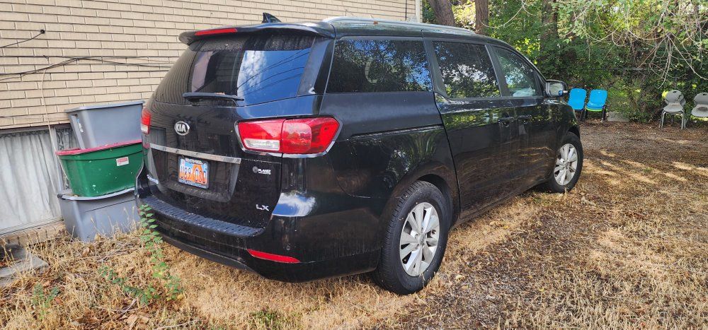 2016 Kia Sedona 