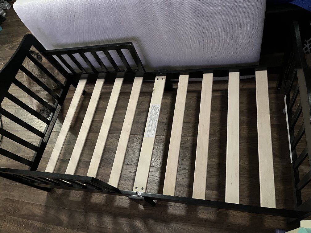 Toddler Bed w/ Mattress