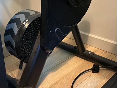 Wahoo KICKR Core, Zwift One W/ Shifter