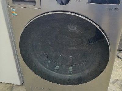 Who wants money, hello, ya you?