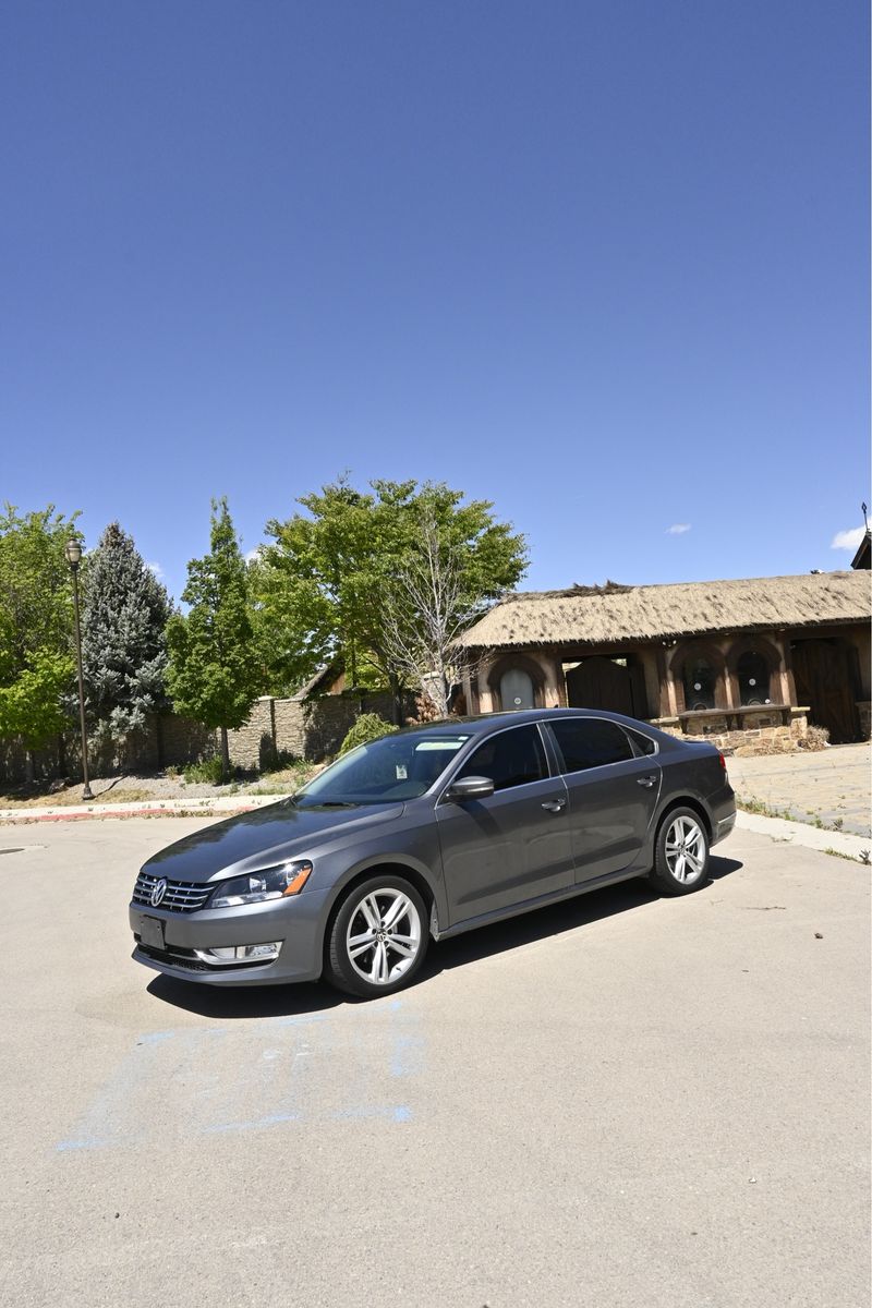 2013 VOLKSWAGEN PASSAT 2.0L TDI SEL Premium