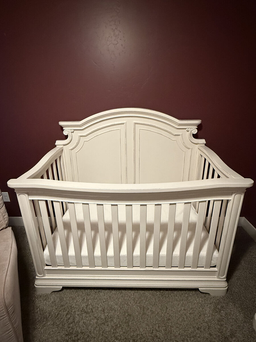 *BEAUTIFUL* Baby Crib