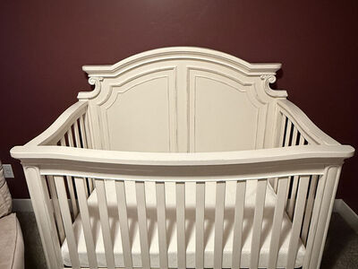 *BEAUTIFUL* Baby Crib