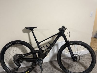 Scott Spark (Medium) RC Team Edition Mountain Bike Full Suspension - XC Bike 2025 - Low Mileage - Like New