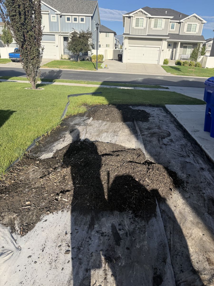 Free dark wood mulch