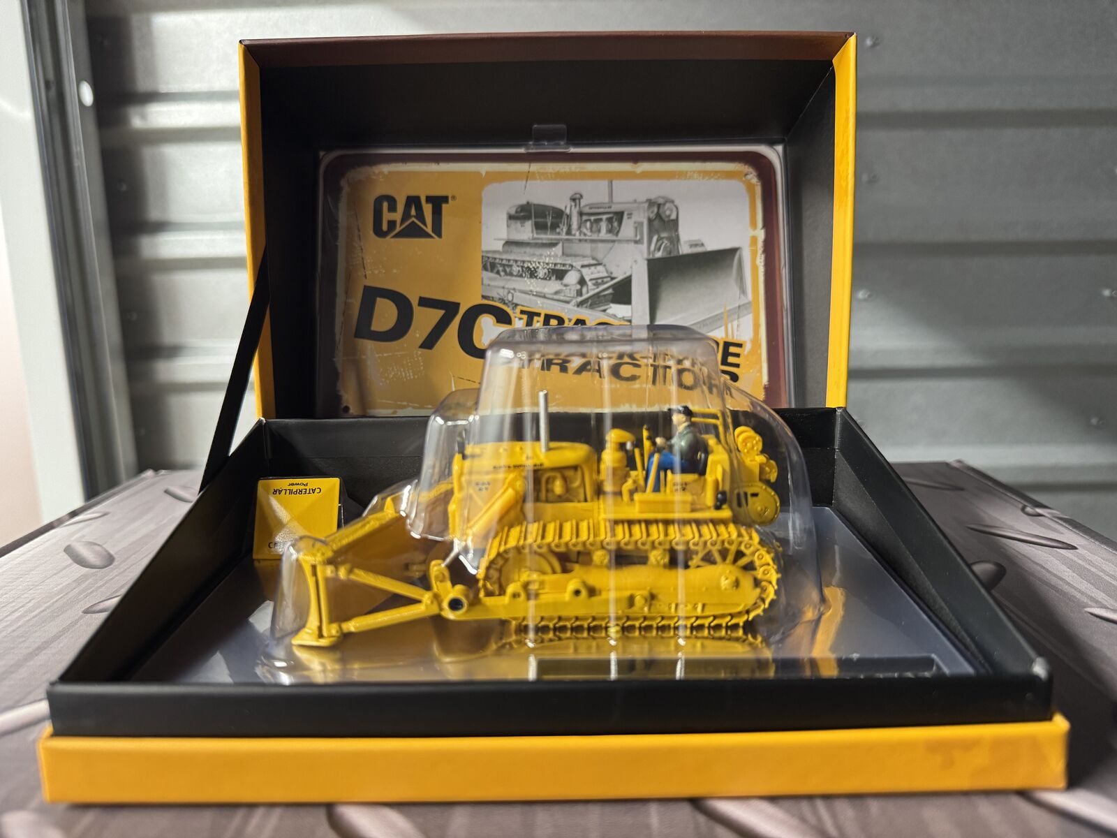 CAT Vintage Series D7C Track Type Tractor Die Cast 1:50 New in Box