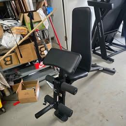 Centr Adjustable Weight Bench