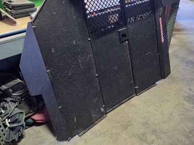 Van metal cage wall for delivery vehicles