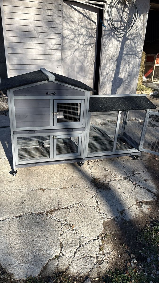 PawHut 2-Story Outdoor Rabbit Hutch Guinea Pig Cage with Wheels - Used