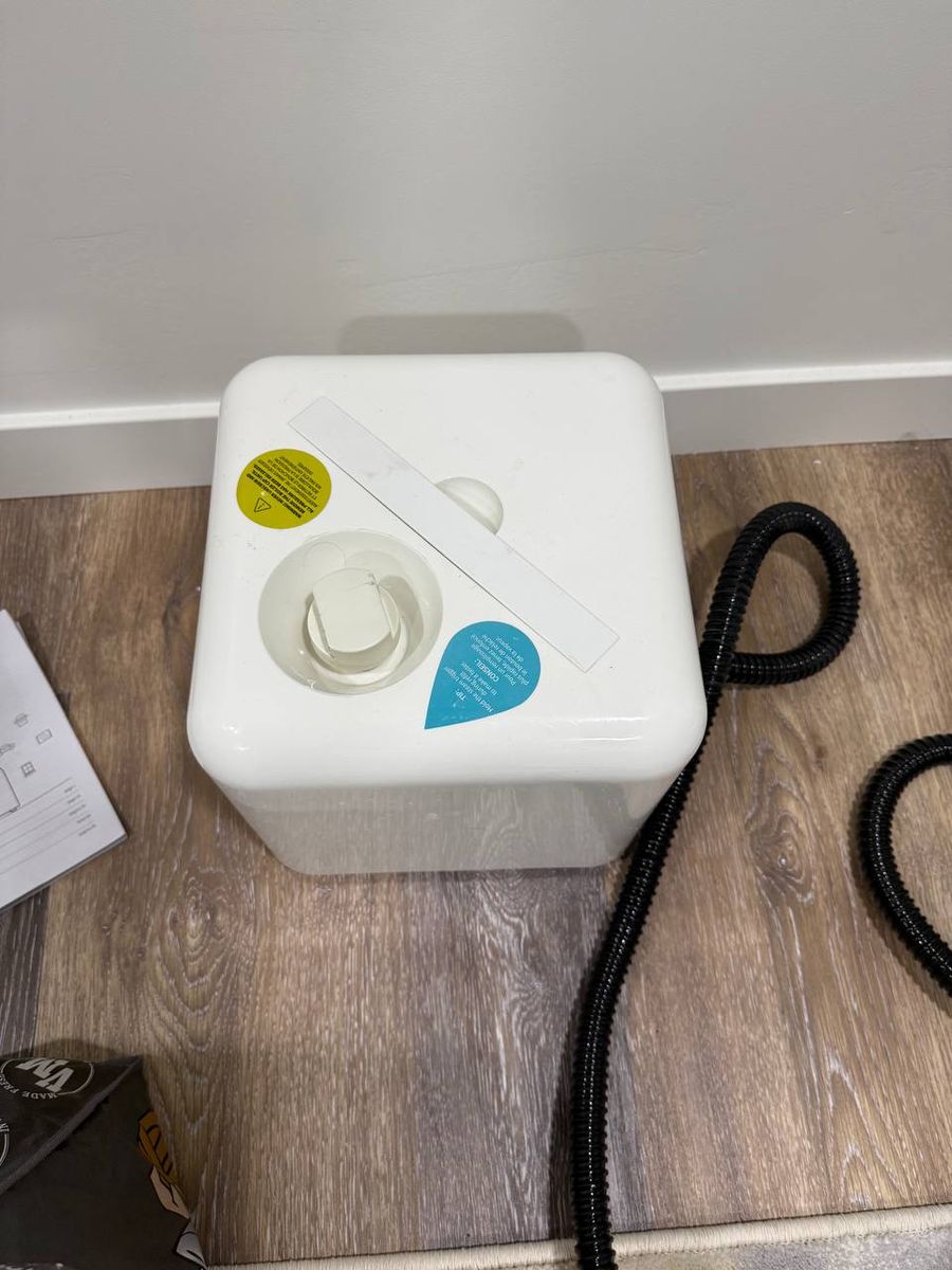 Dupray Neat steam cleaner with accessories