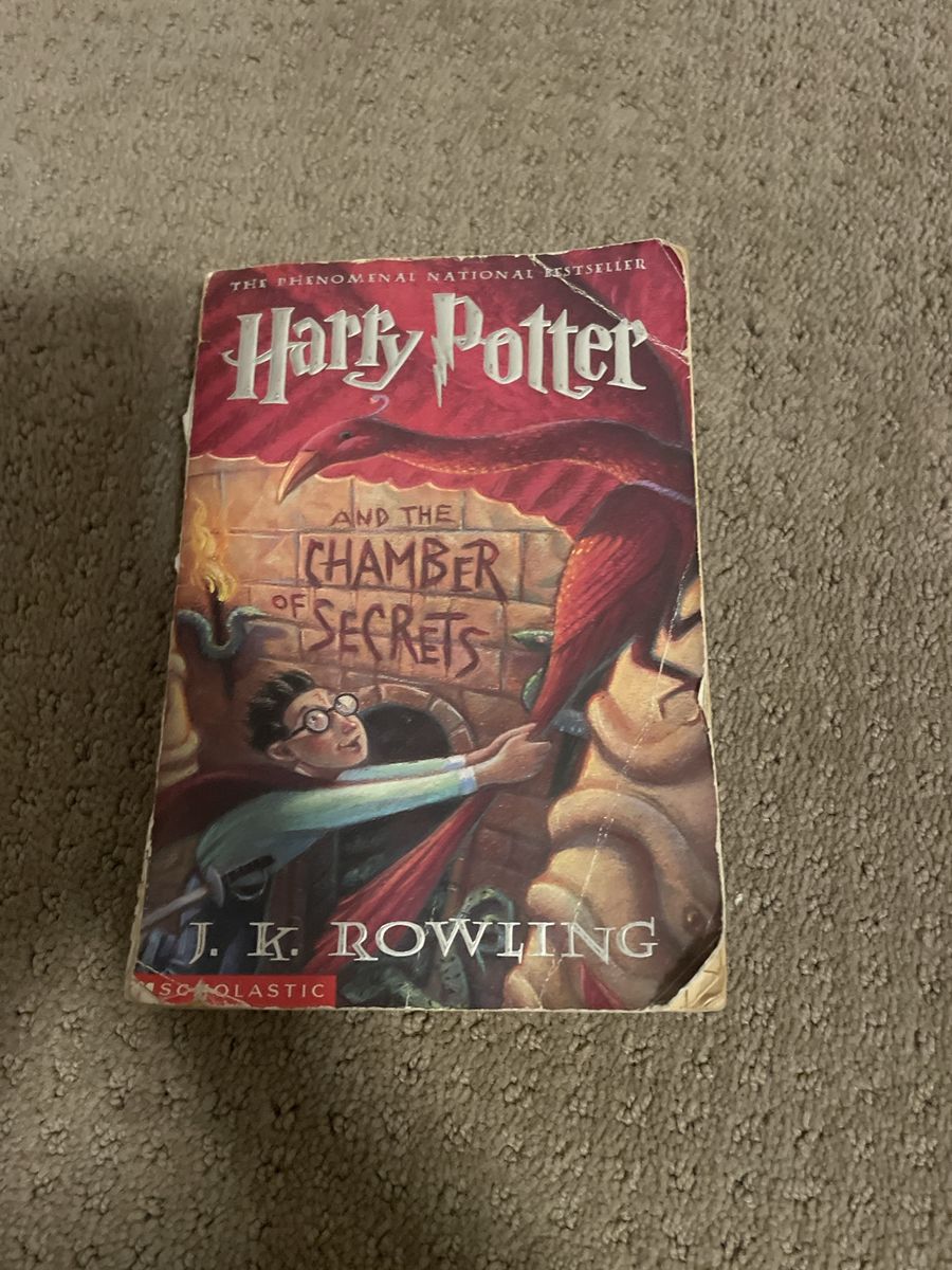 Harry Potter and the Chamber of Secrets by J.K. Rowling - Scholastic Paperback (Used)