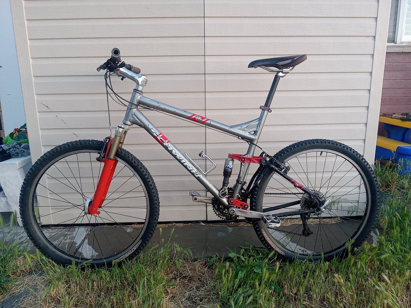 Schwinn Rocket 88 Full Suspension Mountain Bike - size XL (19 inch) XC race 26 inch wheels.