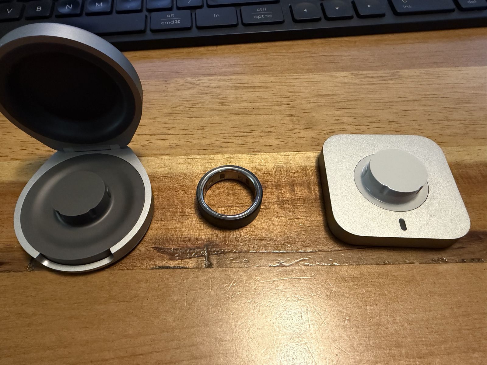Oura Ring 4 Stealth Smart Ring Size 12 with Charger and Wireless Charger, too!!!