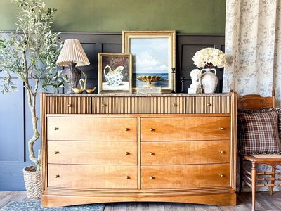 *FREE DELIVERY* Collezione Europa Contemporary/Modern Dresser/Credenza