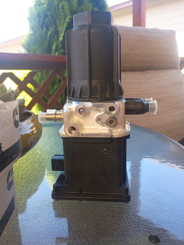 Main image 3