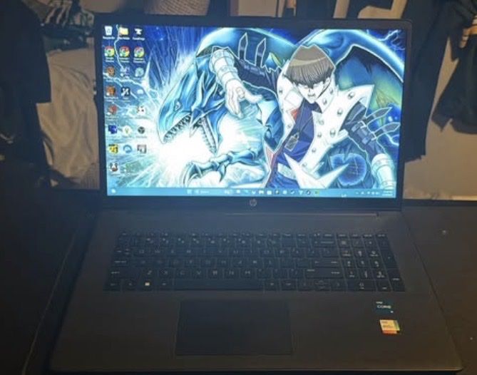 HP Laptop - 17-cn0075cl Intel i5-1135G7 12GB RAM 256GB SSD 17.3" FHD Touchscreen