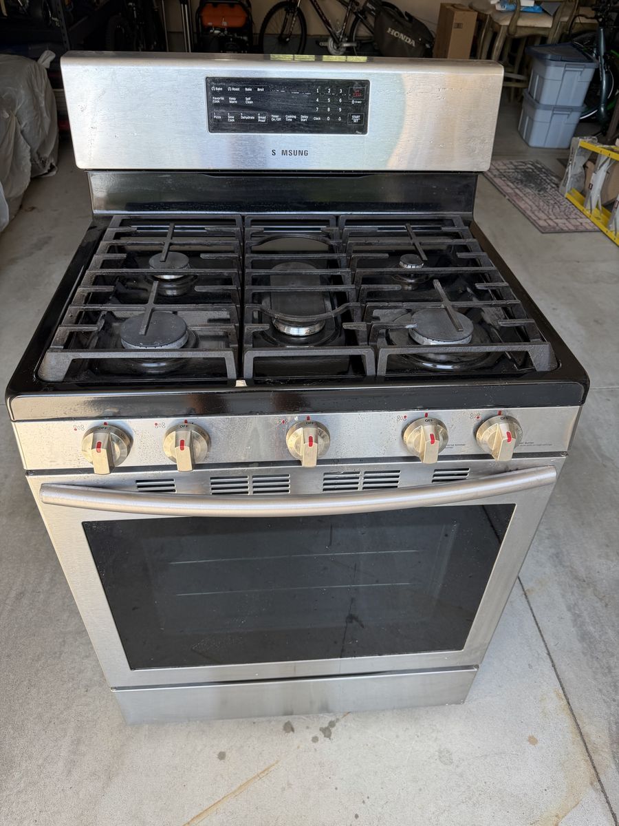 Samsung Stainless Steel Gas Range with 5 Burners