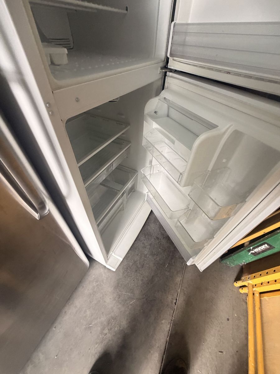 Whirlpool refigerator