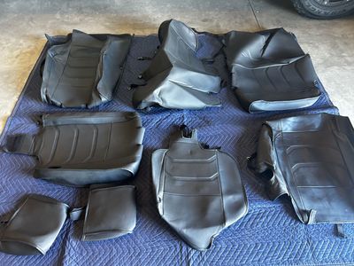 JKU 4door interior seat covers, good condition.