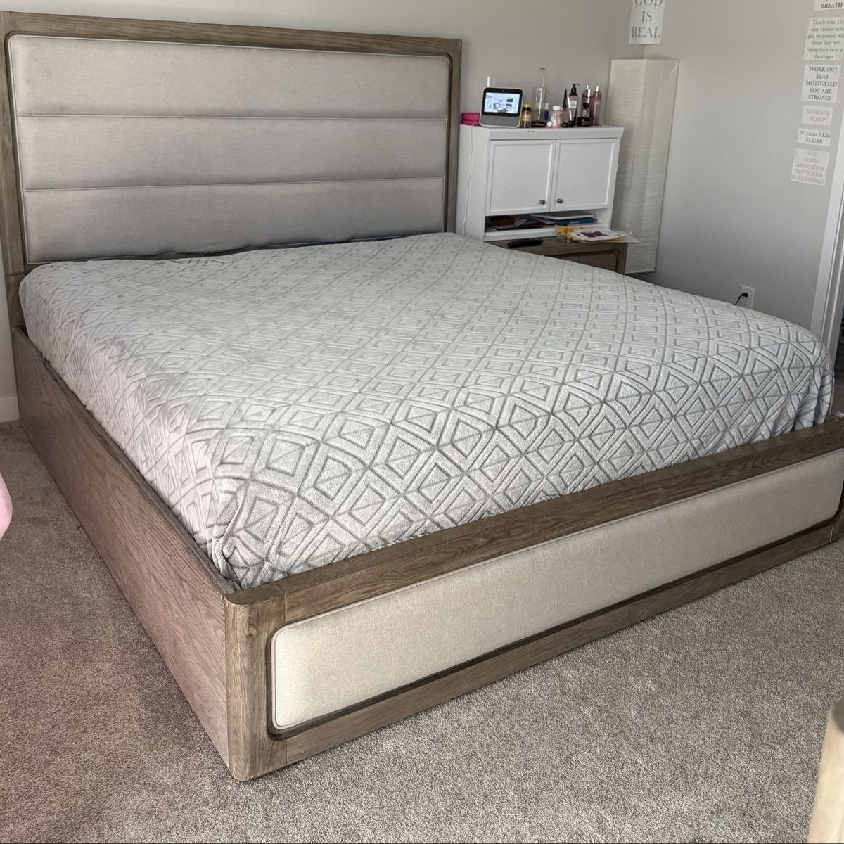 King size Bedroom set