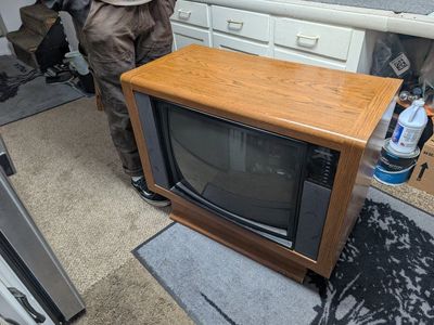 retro console TV