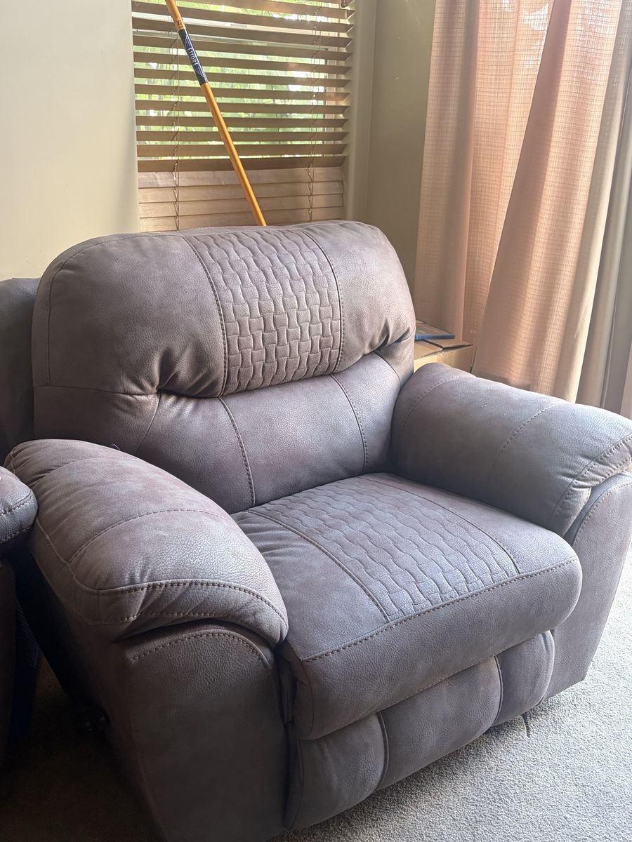 Main image 3