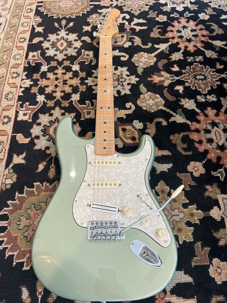 Fender Stratocaster Electric Guitar Sage Green Metallic Maple Fingerboard