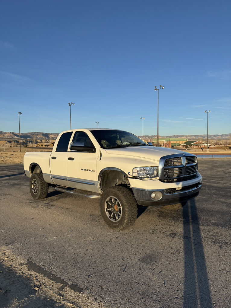 2004 DODGE RAM 2500 Laramie