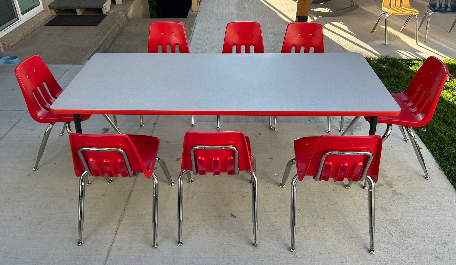 Table & Chairs