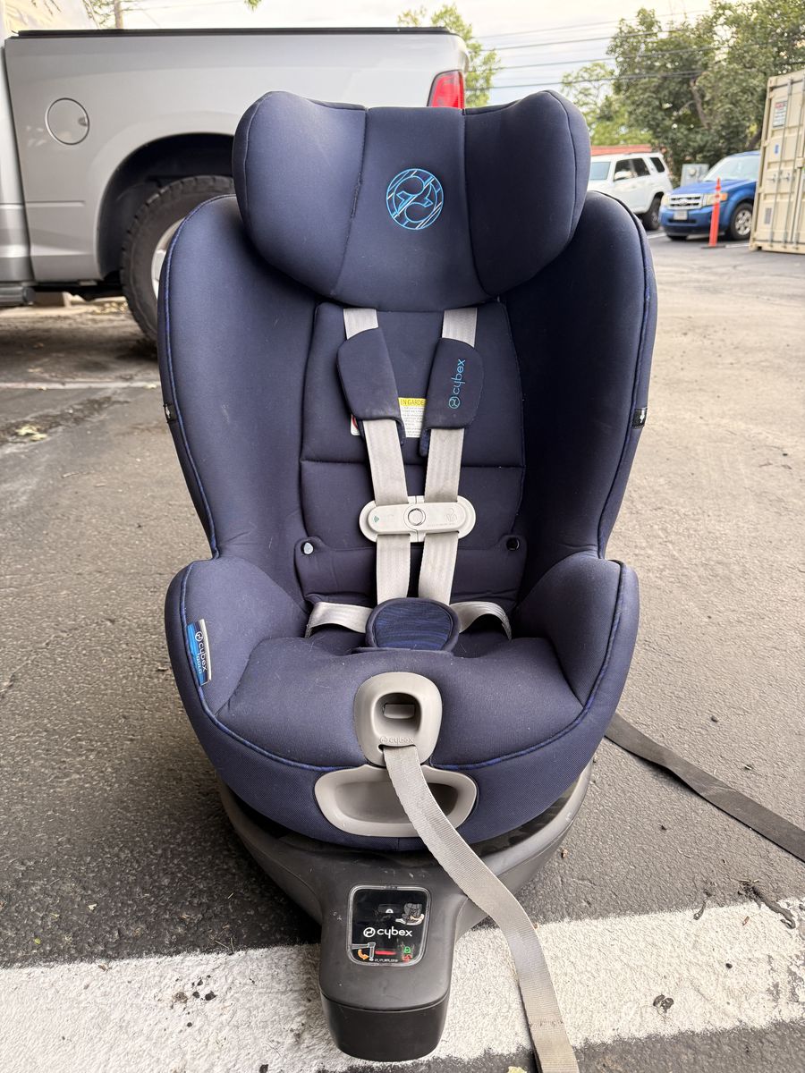 Cybex Sirona S 360° Rotating Car Seat - Indigo Blue ($200 OBO)
