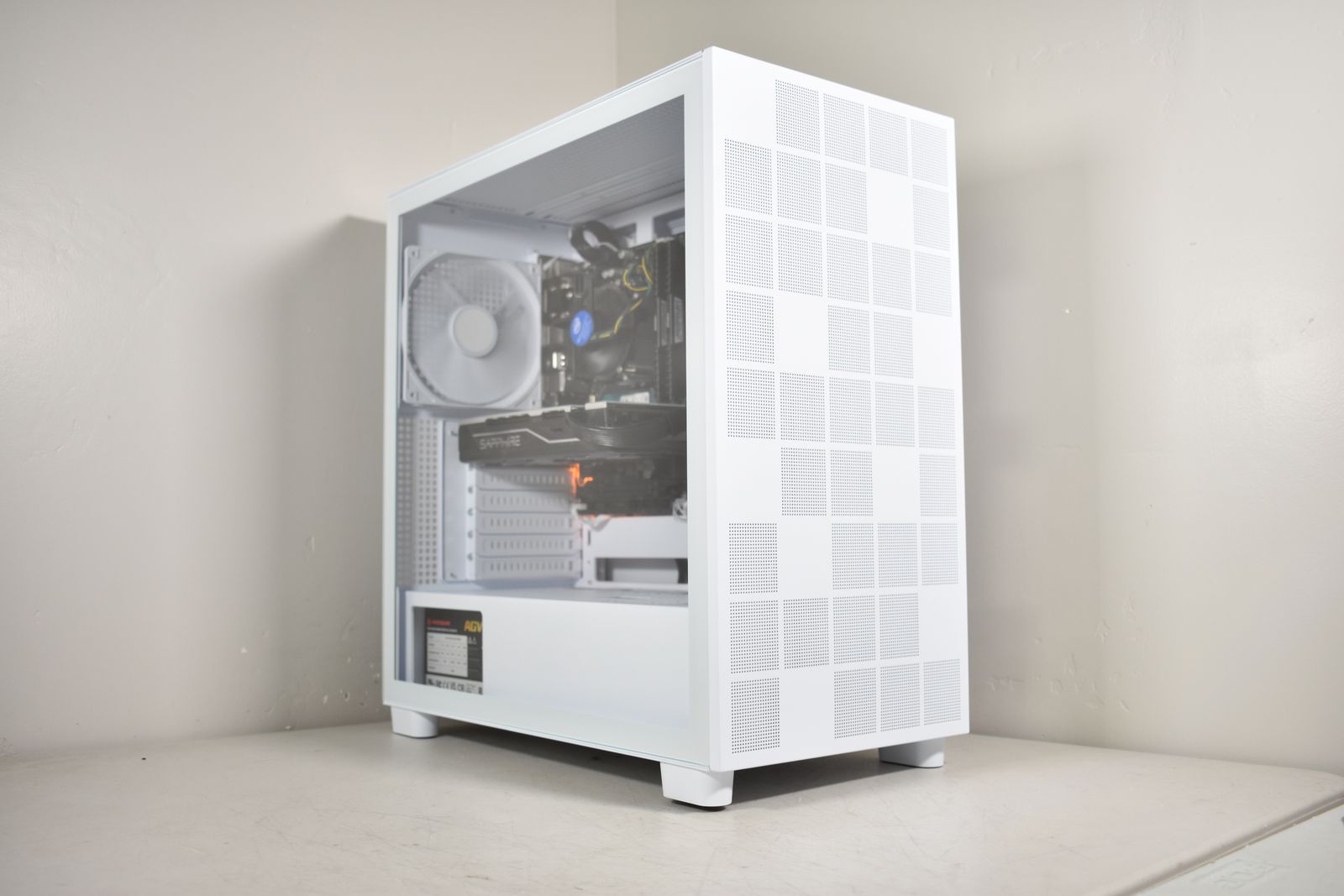 Ultra Gaming - i5-9500, 16gb DDR4, RX 580 8gb, Windows 11