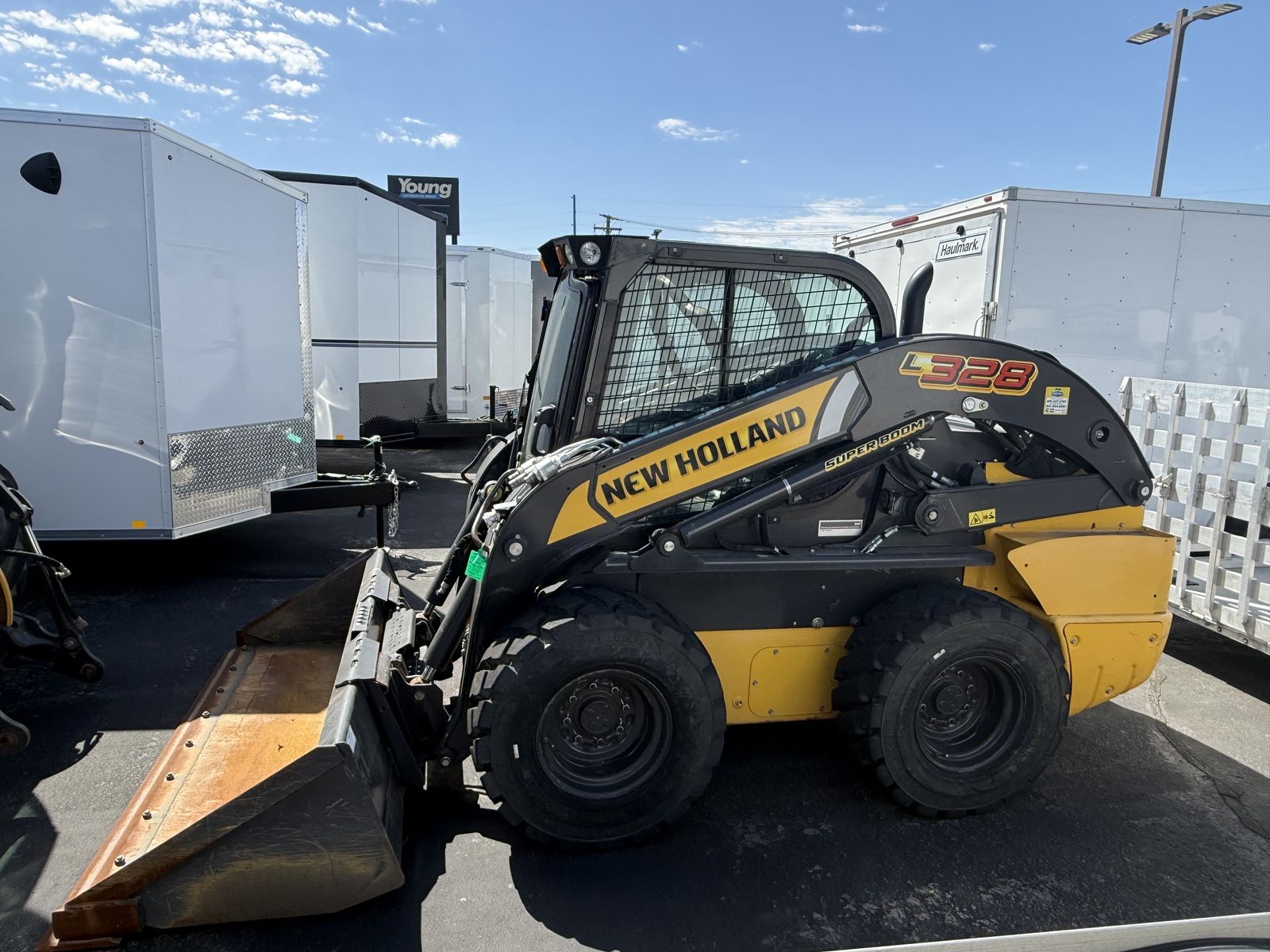 FOR SALE – 2022 NEW HOLLAND L328 SKID STEER