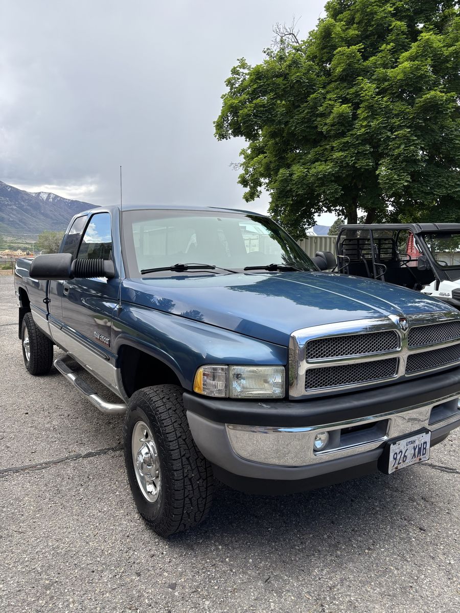 2002 Dodge Ram 2500 Laramie SLT
