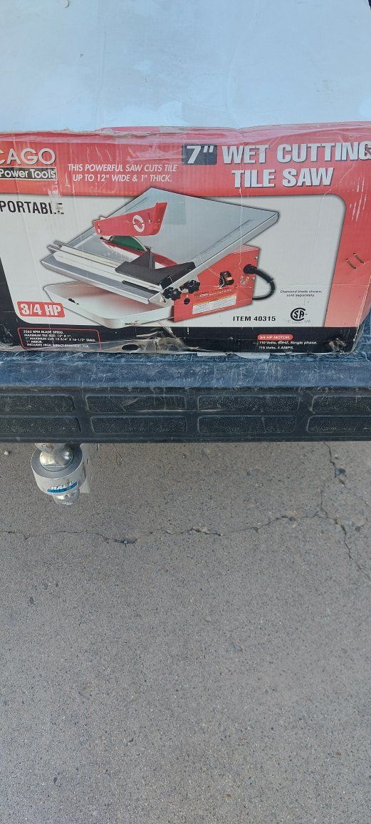 Chicago Power Tools 7 Inch Wet Cutting Tile Saw 3/4 HP Item 40315