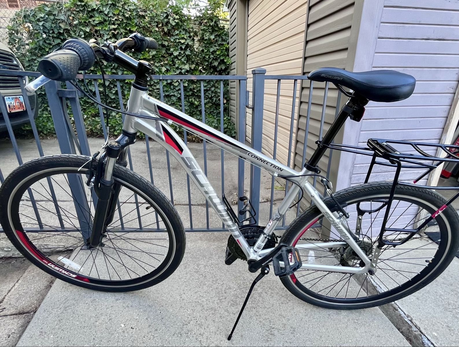 Schwinn  Bike 7 speed- Silver ,Rear Rack, Water Bottle Cage