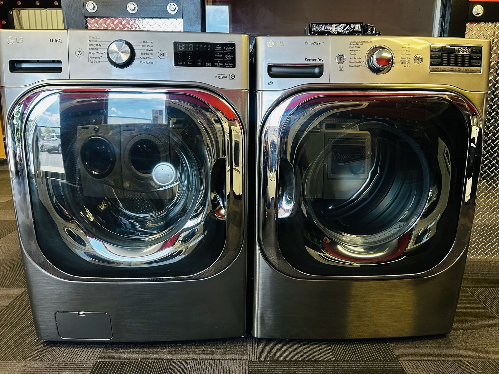 Lg Steam Mega Capacity Propane or Natural Gas Front Load Set/Stackable.