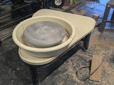 Laguna pottery wheel