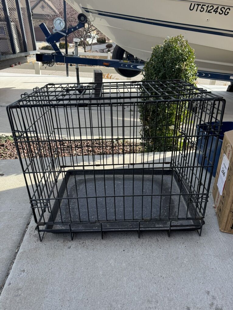 Dog or cat or pet Kennel 19x24 inches