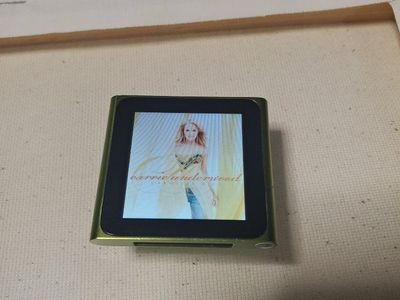 Apple iPod Nano 6th Gen 8GB Green Portable MP3 Player with Clip