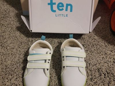 Ten Little Everyday Original- NEON Glow Size 7 Toddler Never Used