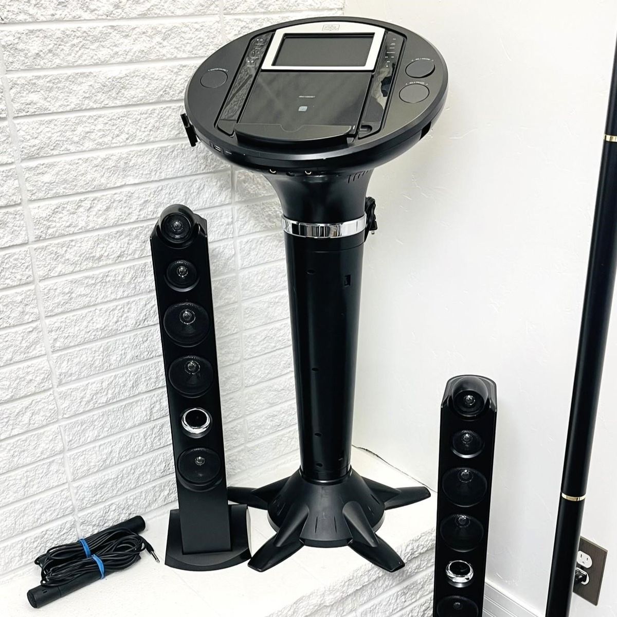 Singing Machine Bluetooth Pedestal Karaoke System