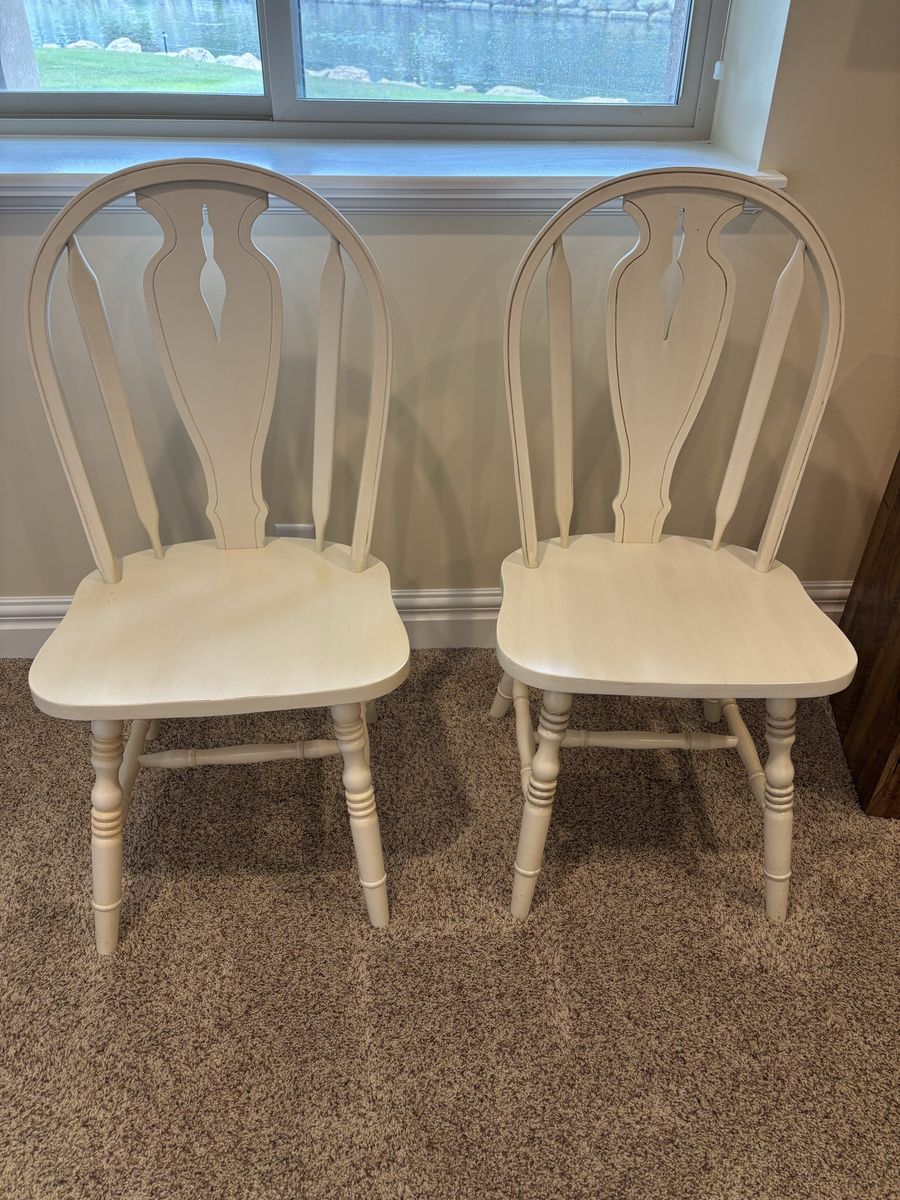 Pair of Vintage Off-White Wooden Windsor Style Dining Chairs - Farmhouse Accent Seating