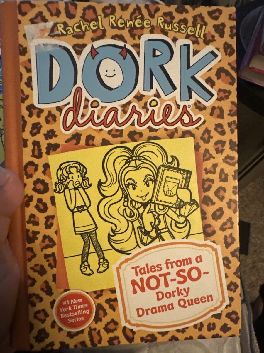 Dork Diaries 9: Tales from a Not-So-Dorky Drama Queen by Rachel Renée Russell
